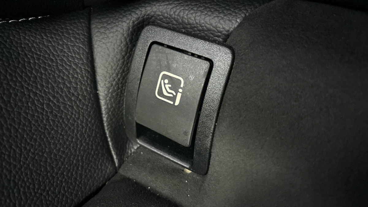 Mercedes-Benz E Class Image 9