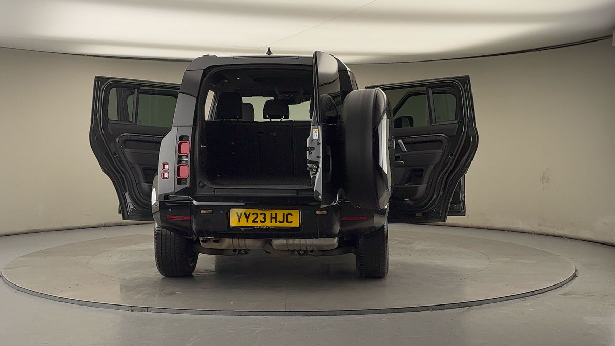 More views of Land Rover Defender 110