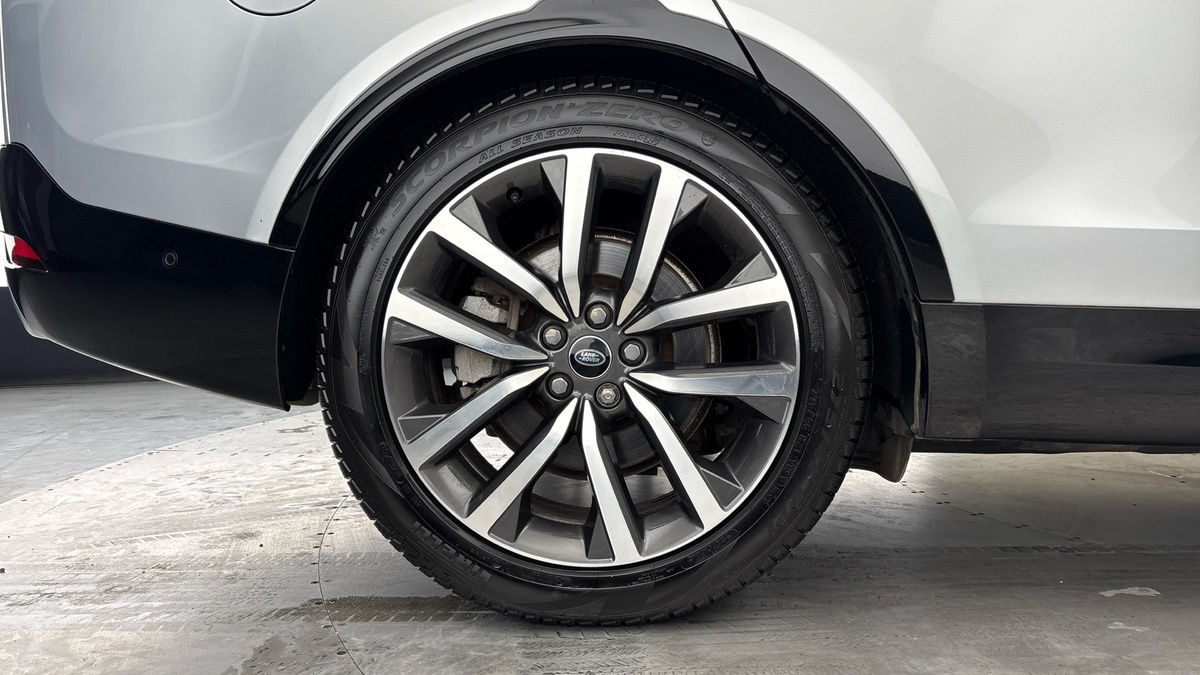 Land Rover Discovery Image 10