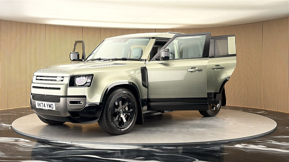 More views of Land Rover Defender 110