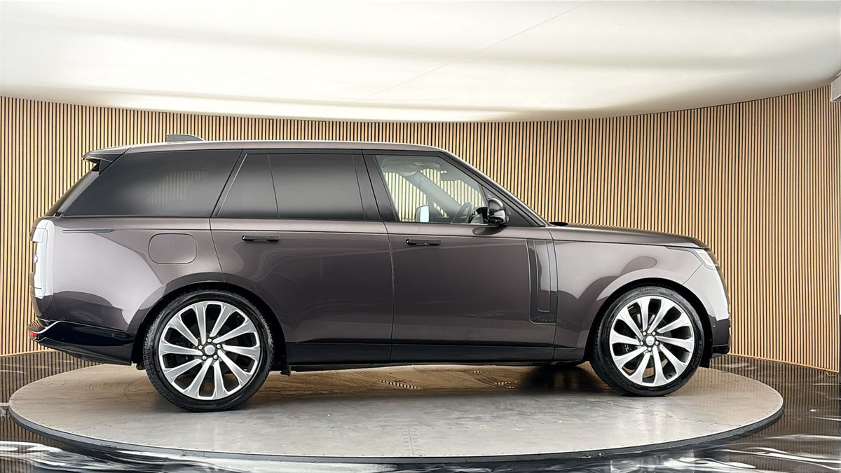 More views of Land Rover Range Rover