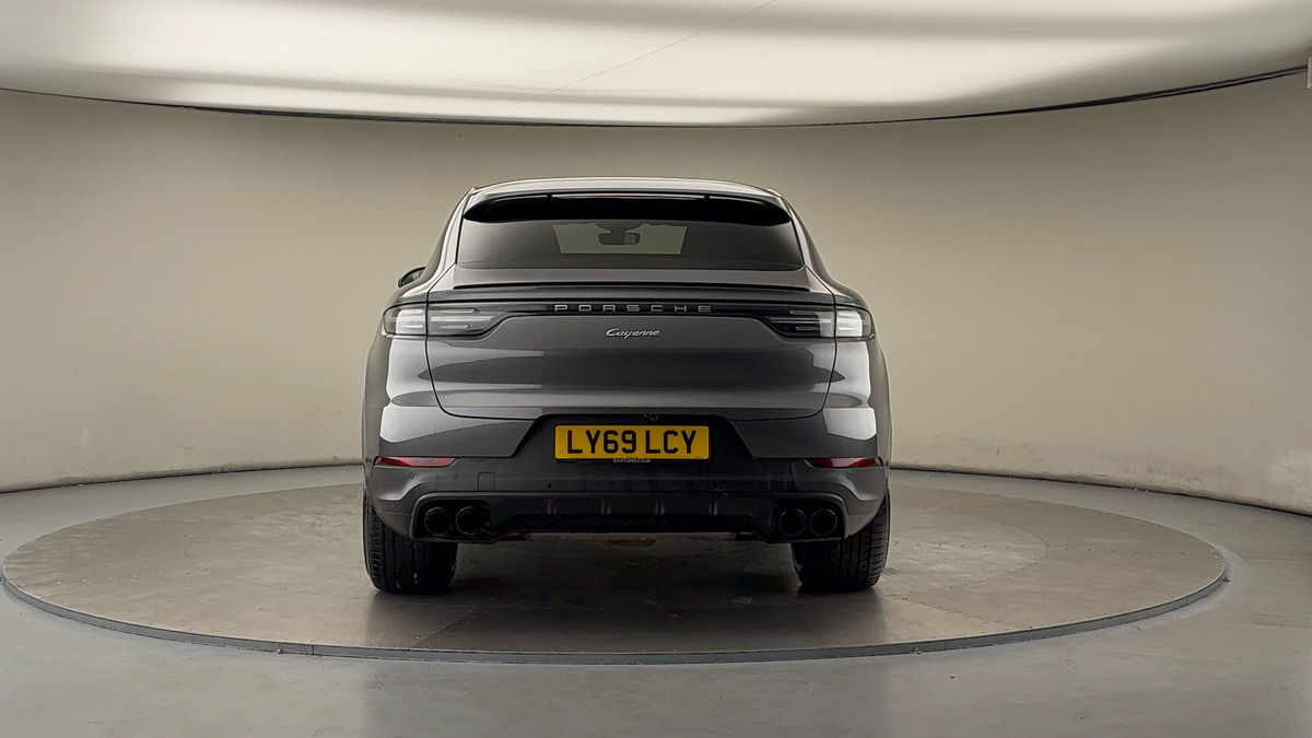 Porsche Cayenne Image 4