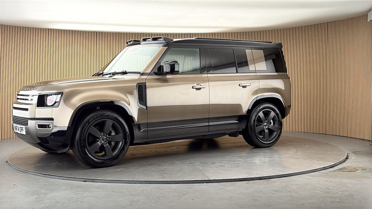 More views of Land Rover Defender 110