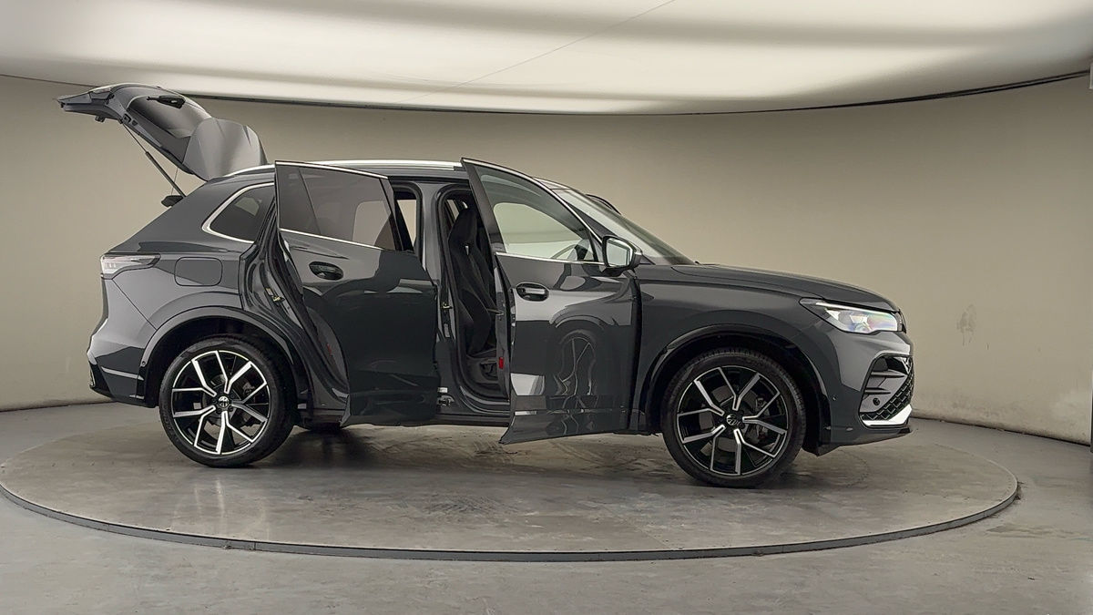 More views of Volkswagen Tiguan