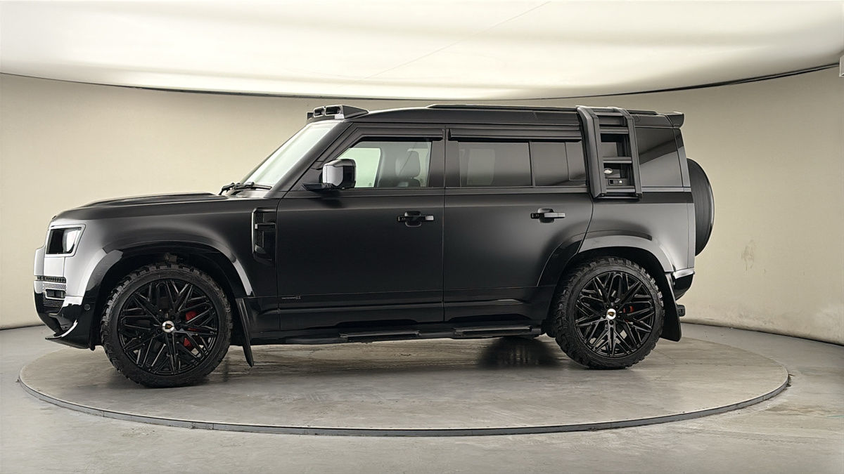 More views of Land Rover Defender 110