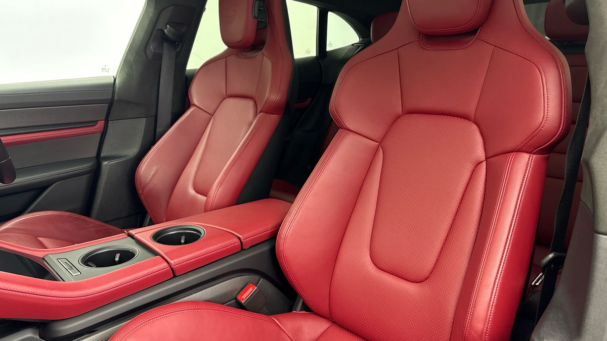 Porsche Taycan Image 7