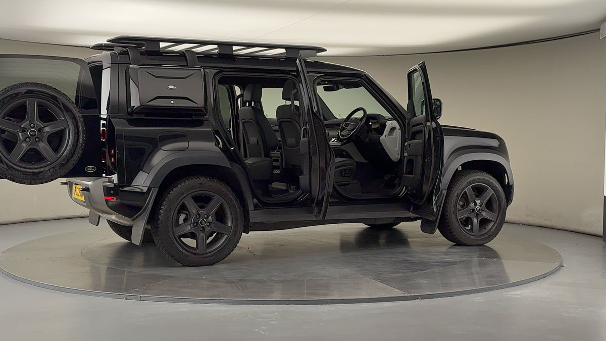 More views of Land Rover Defender 110