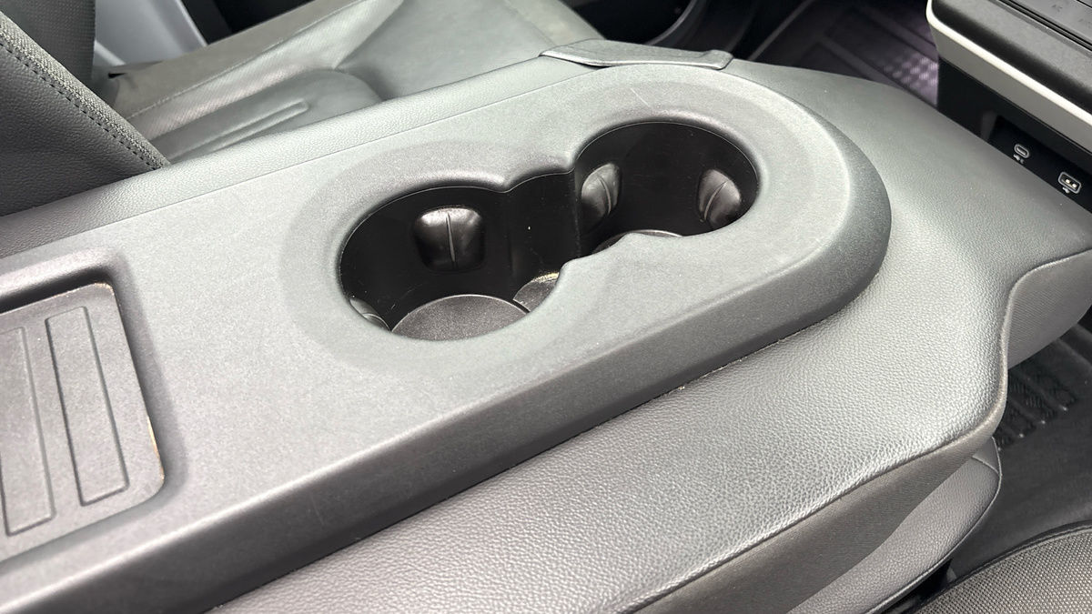 Land Rover Defender 90 Image 25