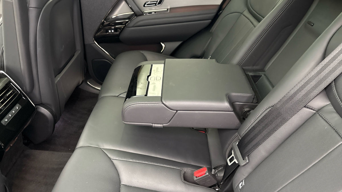Land Rover Range Rover Sport Image 9