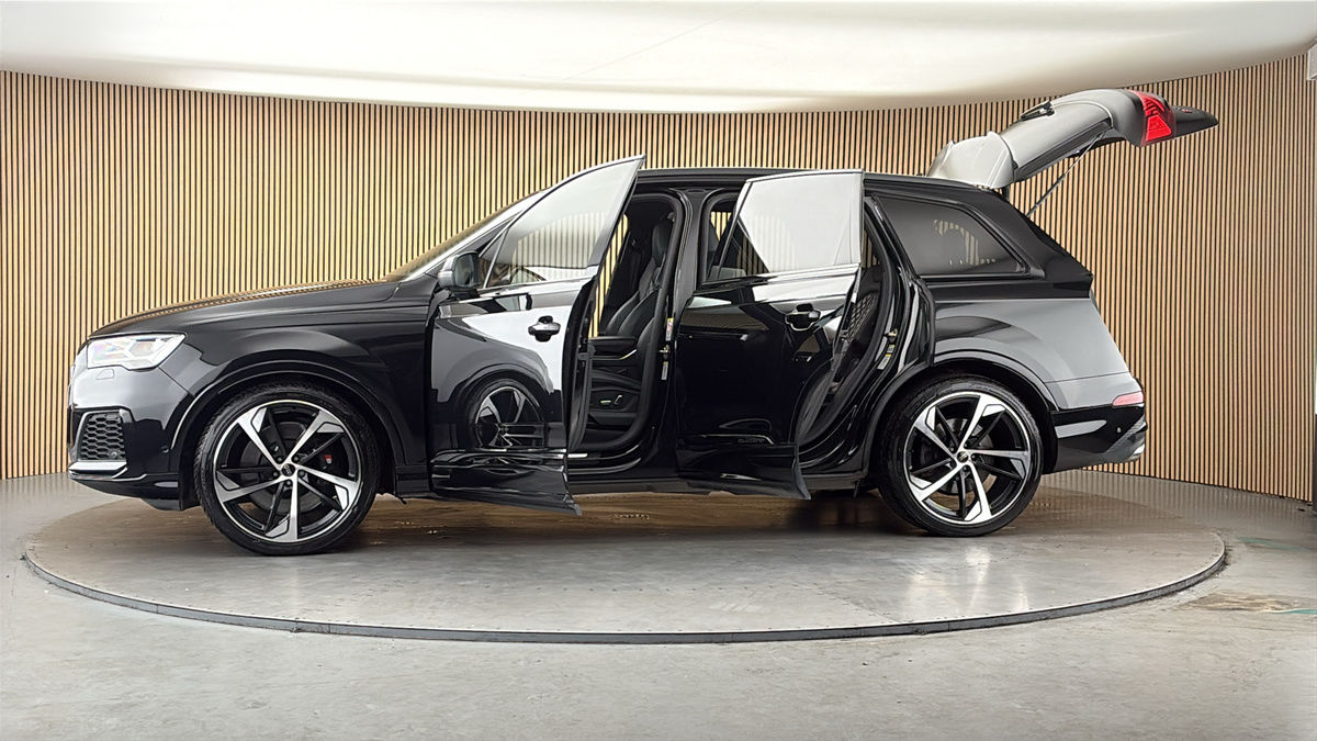 More views of Audi SQ7