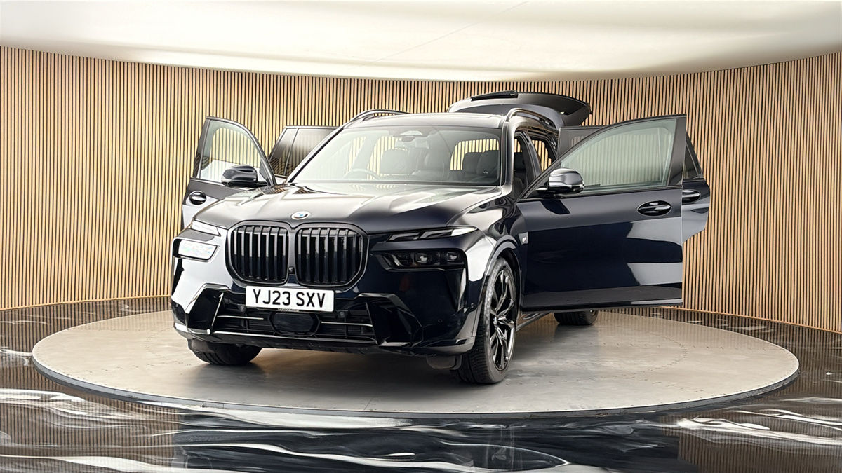 More views of BMW X7
