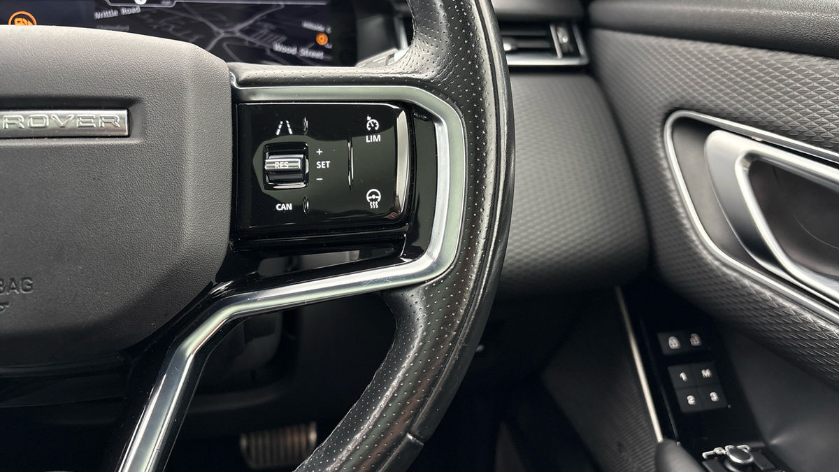 Land Rover Range Rover Velar Image 14