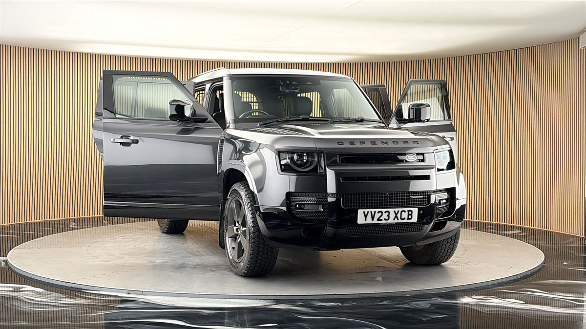 More views of Land Rover Defender 110