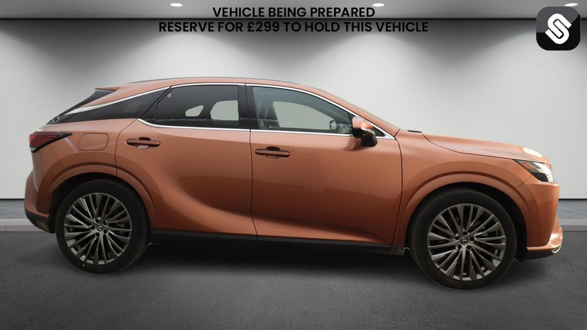 Lexus RX Image 5