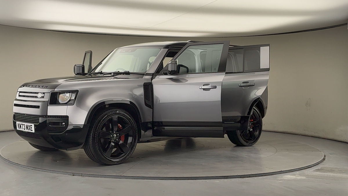 Land Rover Defender 110 Image 22