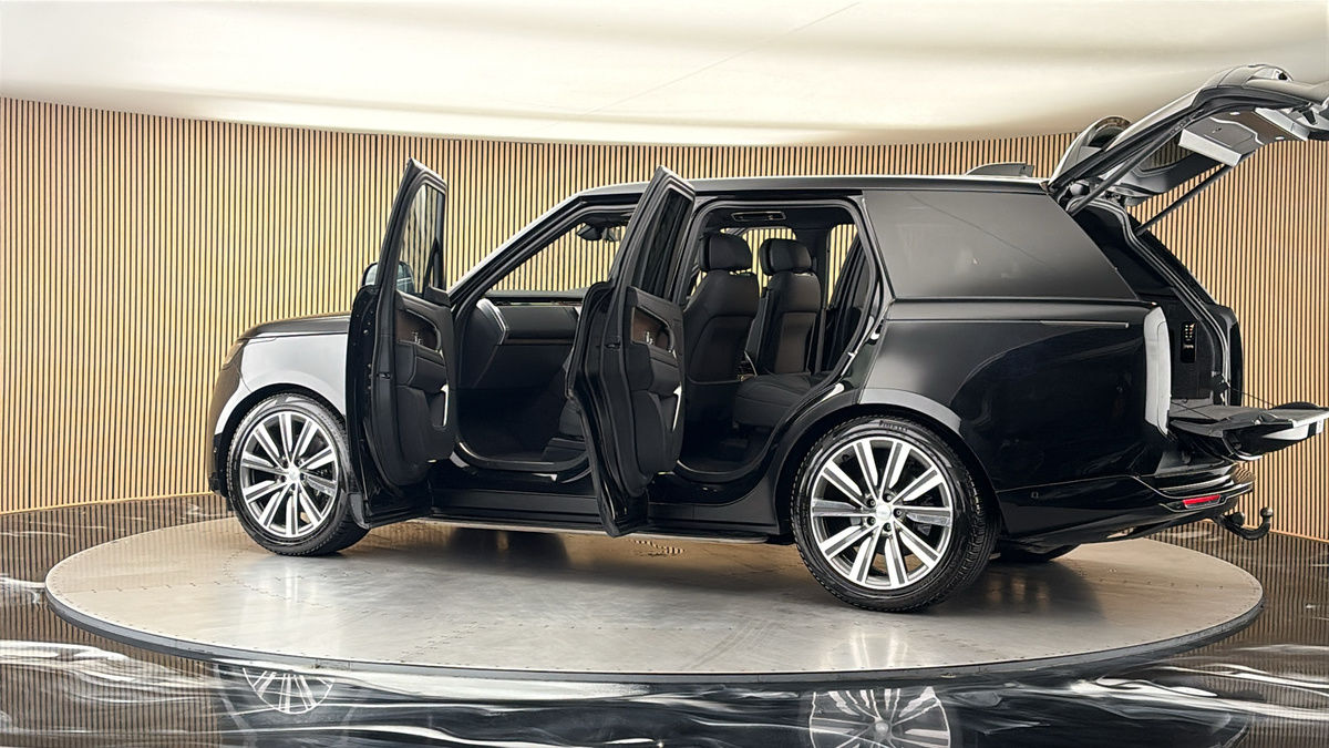 More views of Land Rover Range Rover