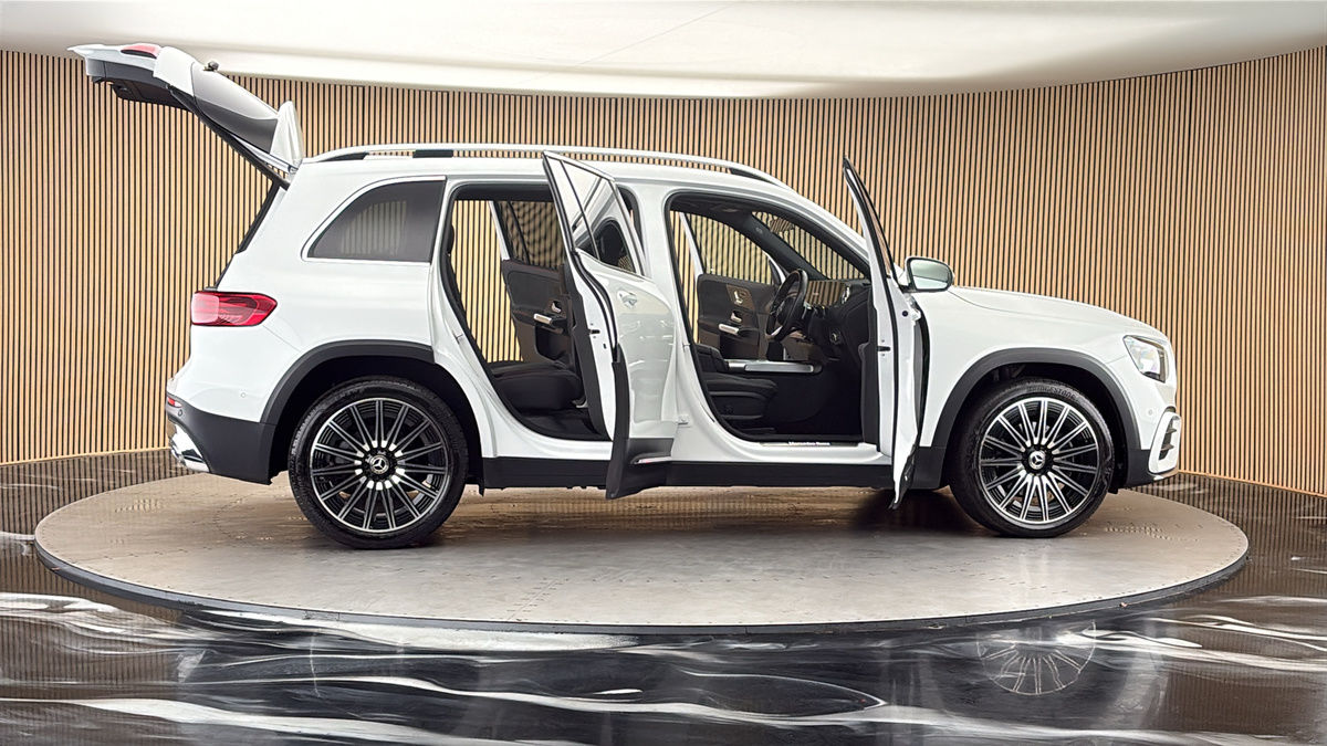 More views of Mercedes-Benz GLB