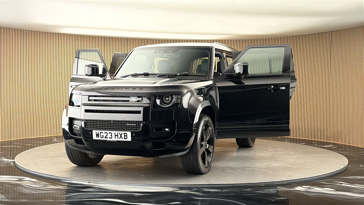 More views of Land Rover Defender 110