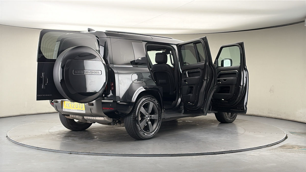 More views of Land Rover Defender 110