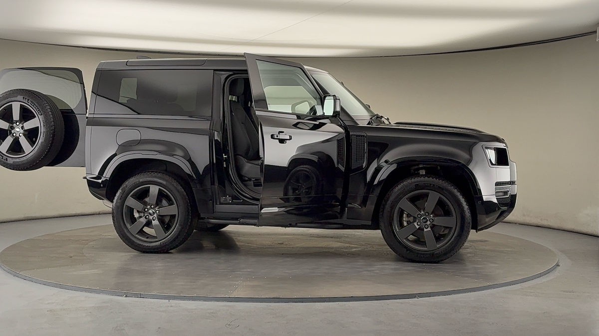 More views of Land Rover Defender 90