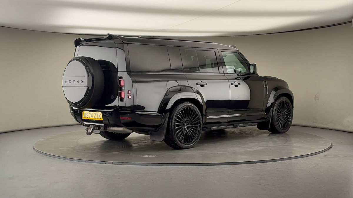 Land Rover Defender 130 Urban Image 21