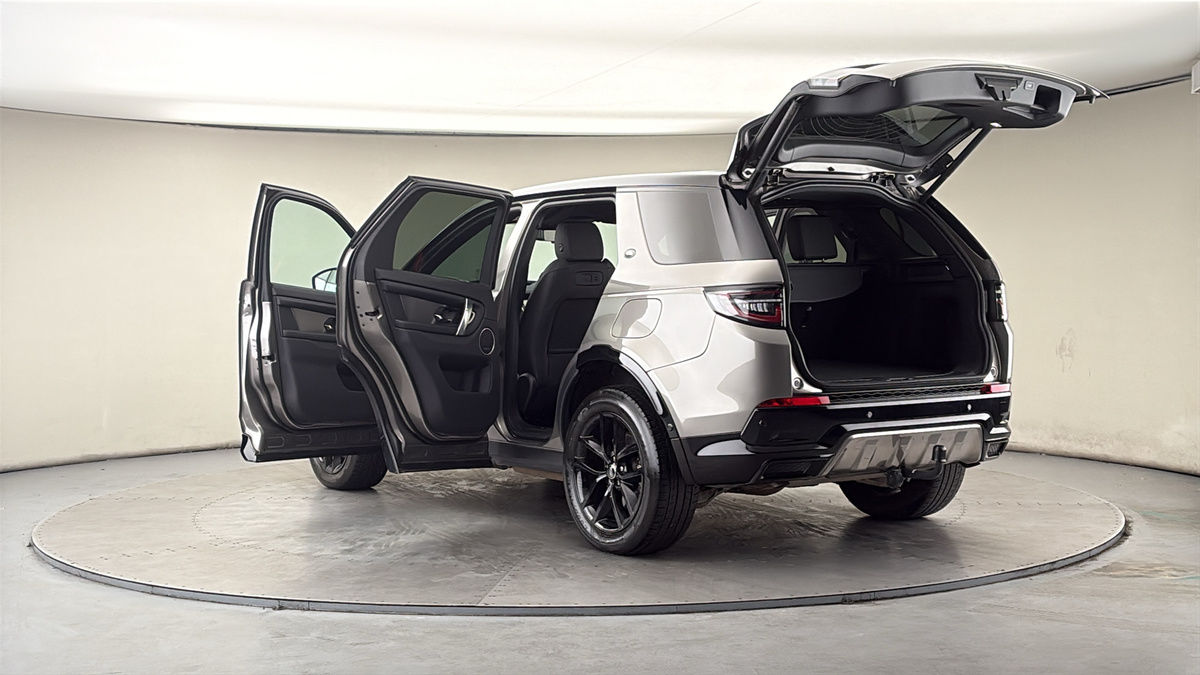 Land Rover Discovery Sport Image 23