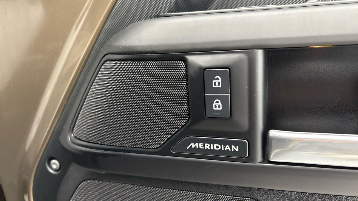Land Rover Defender 90 Image 26