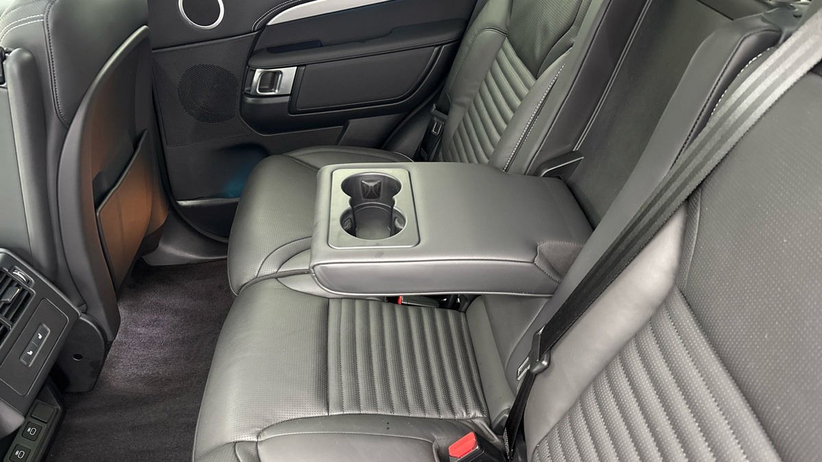 Land Rover Discovery Image 9