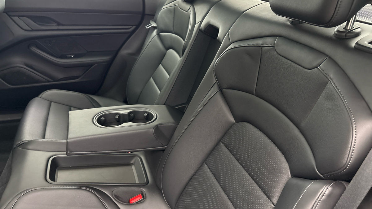 Porsche Taycan Image 9