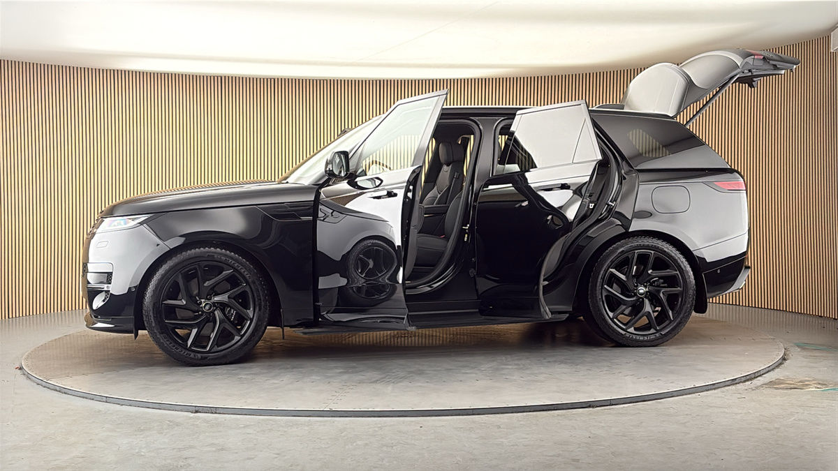 More views of Land Rover Range Rover Sport