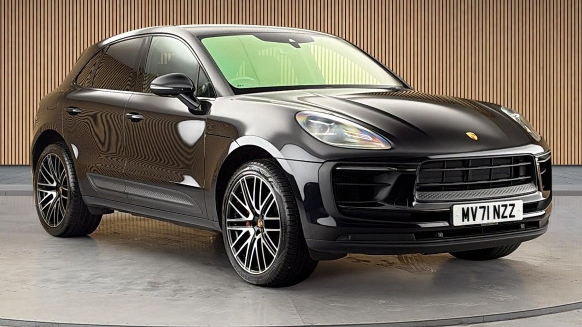 Porsche Macan Sticky Header Image
