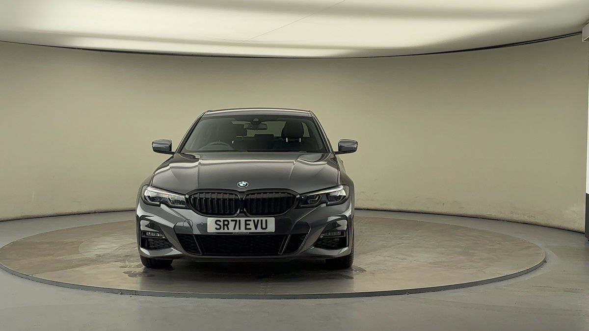 BMW 3 Series Image 3