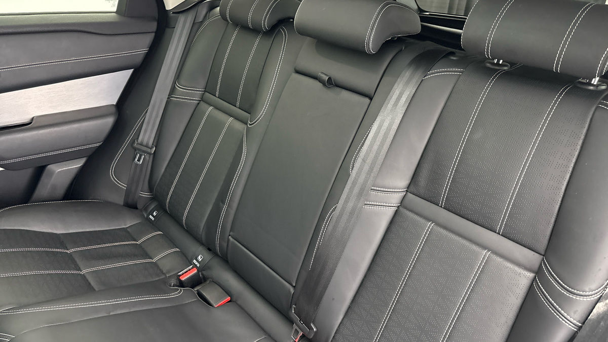 Land Rover Range Rover Velar Image 8