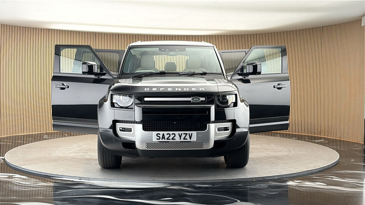 More views of Land Rover Defender 110