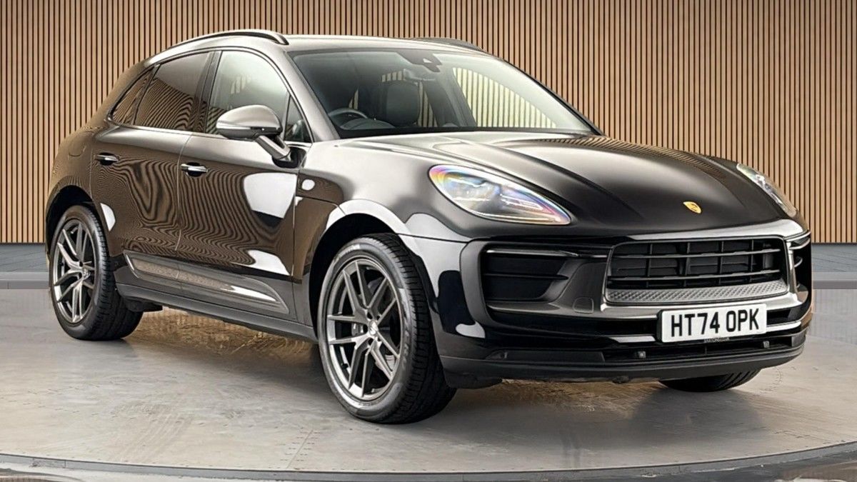 Porsche Macan Sticky Header Image