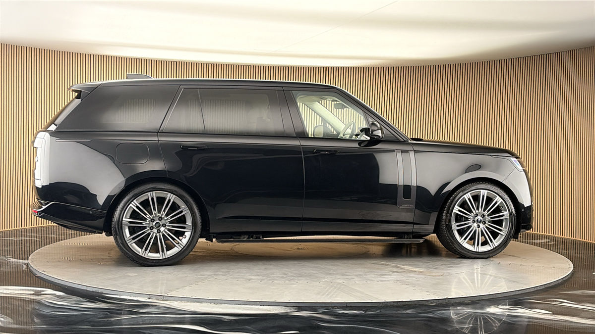 More views of Land Rover Range Rover
