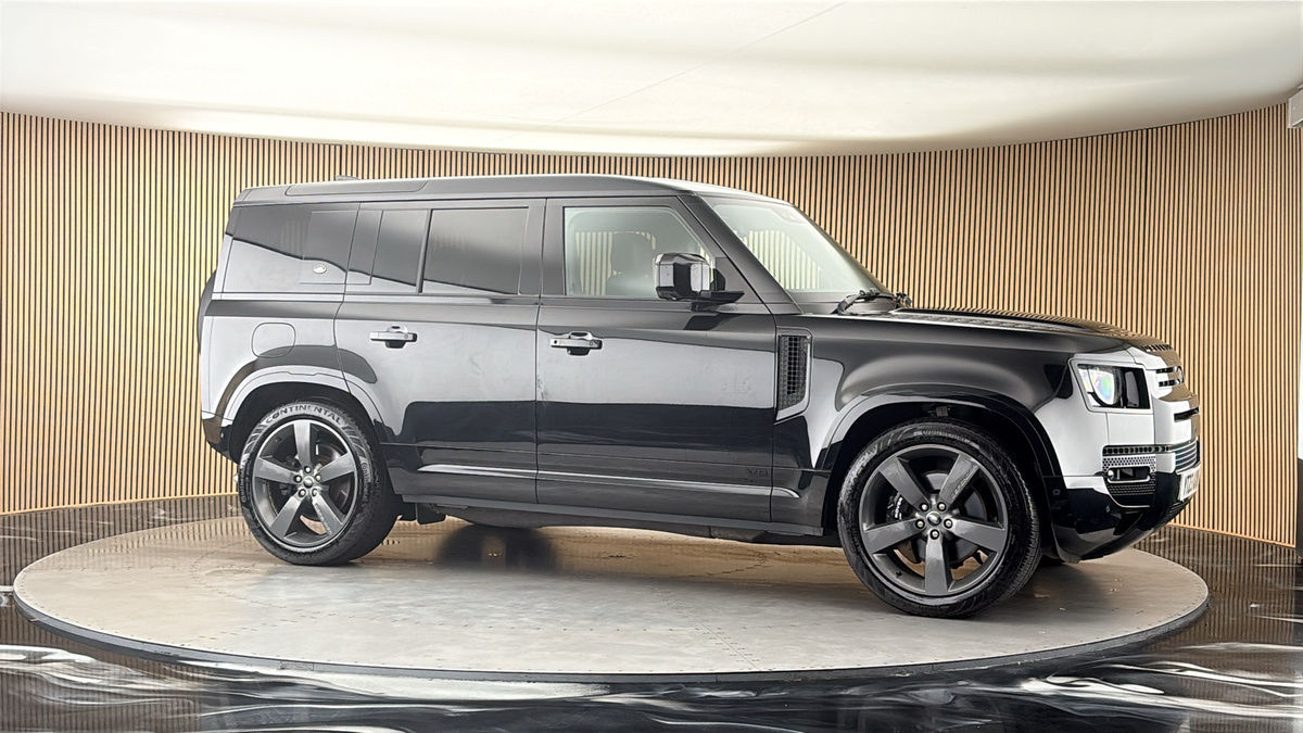 More views of Land Rover Defender 110