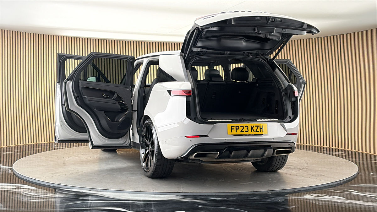 More views of Land Rover Range Rover Sport