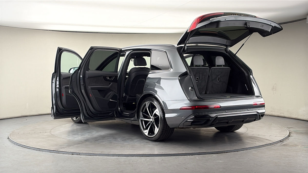 Audi Q7 Image 23