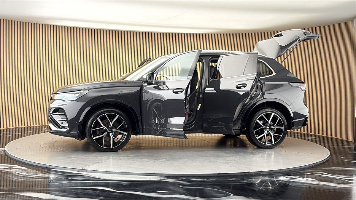 More views of Volkswagen Tiguan