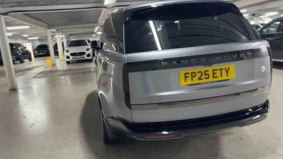 More views of Land Rover Range Rover