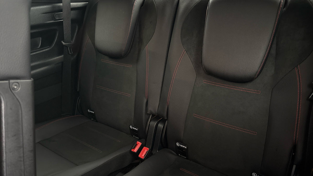 Mercedes-Benz GLB Image 25