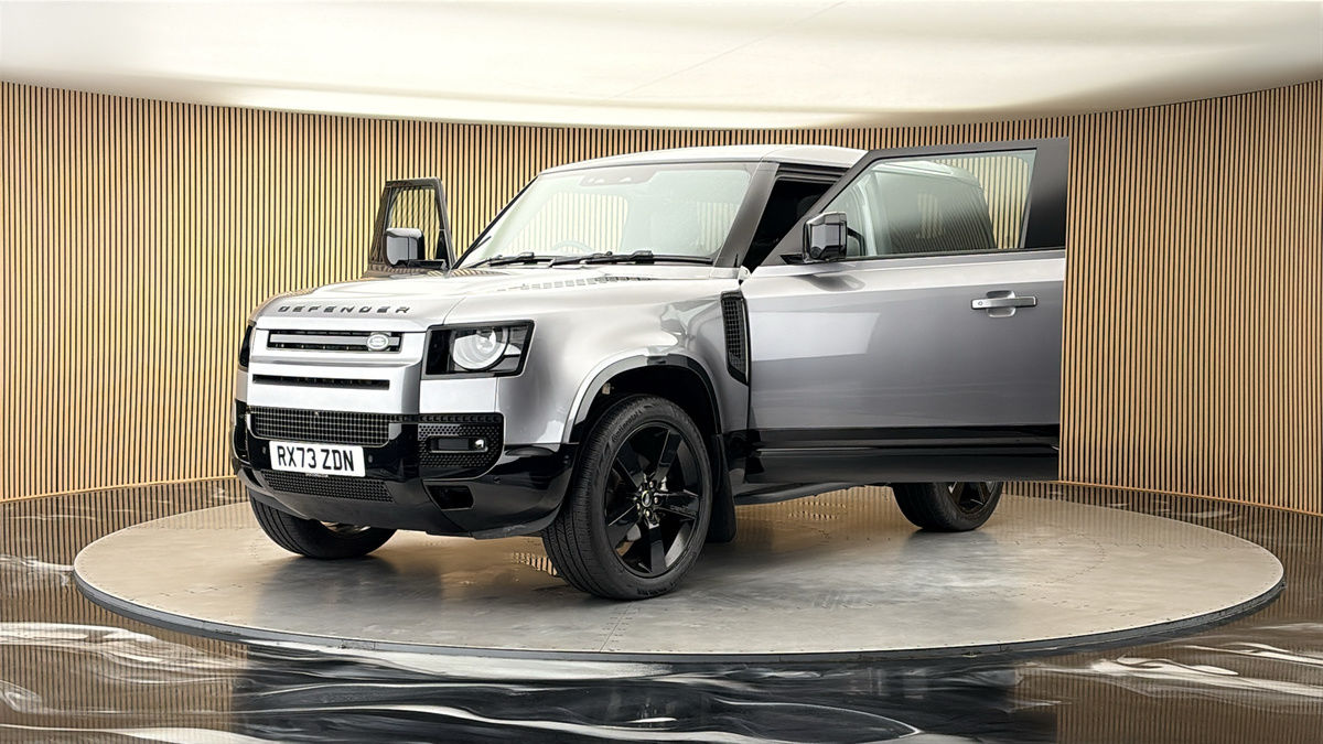 More views of Land Rover Defender 90