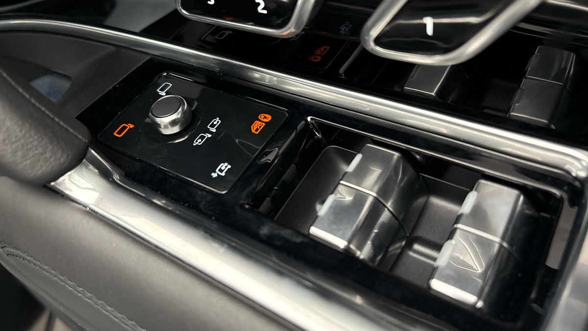 Land Rover Range Rover Image 28