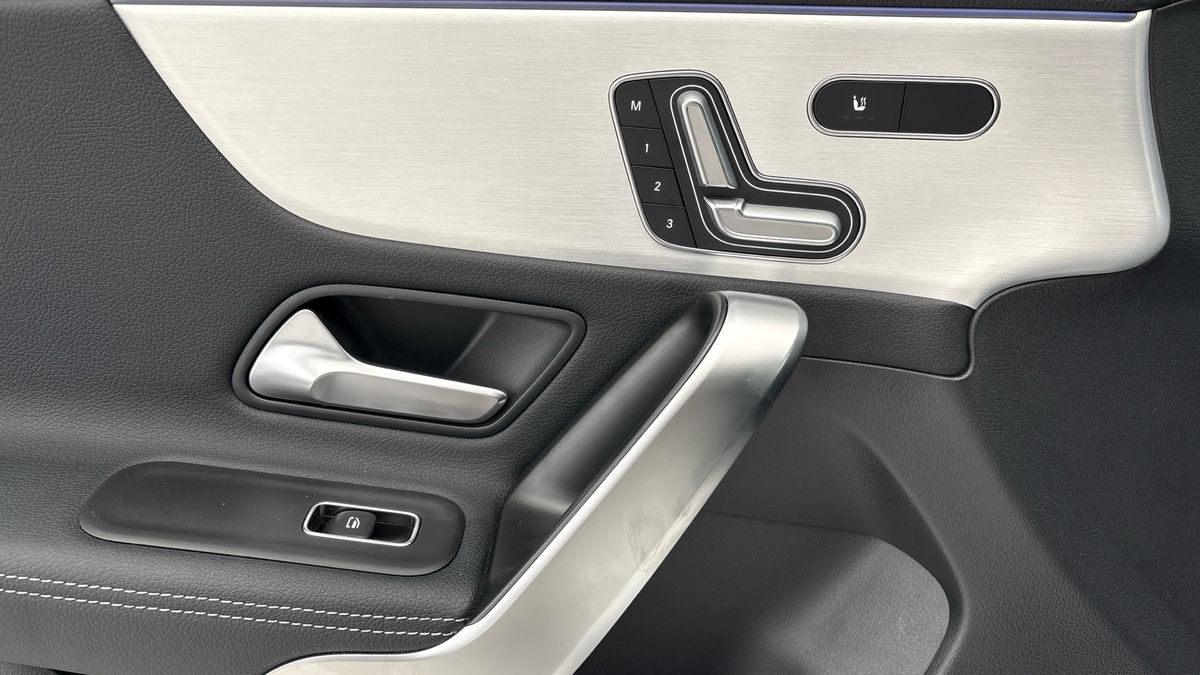 Mercedes-Benz CLA Image 19