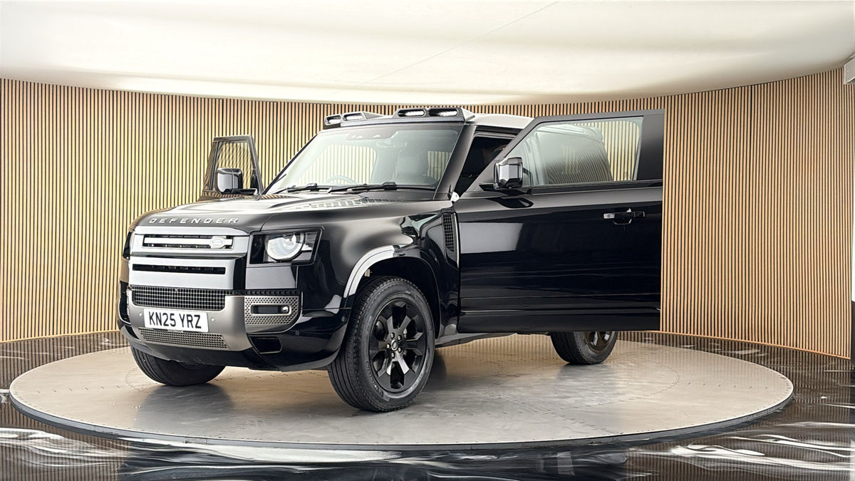 More views of Land Rover Defender 90