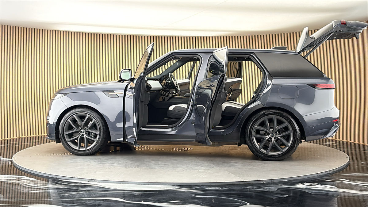 More views of Land Rover Range Rover Sport