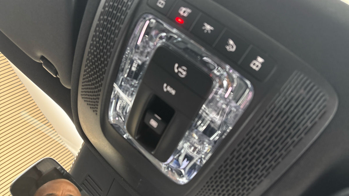 Mercedes-Benz GLB Image 25