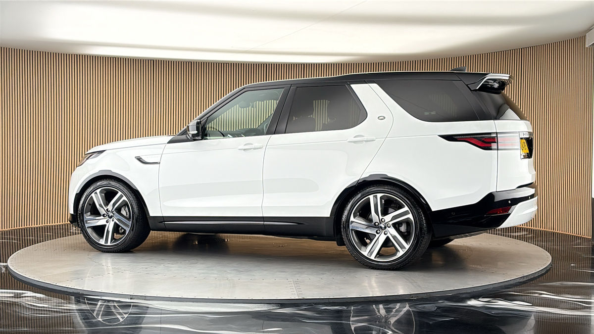 More views of Land Rover Discovery