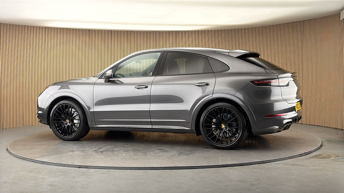 More views of Porsche Cayenne